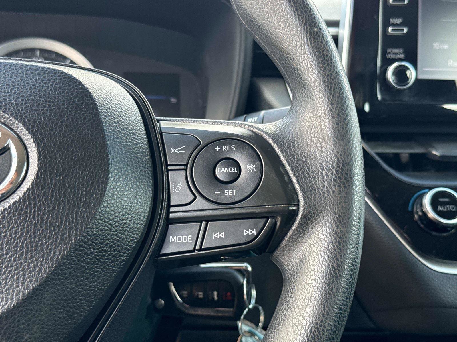 Used 2020 Toyota Corolla LE image 25