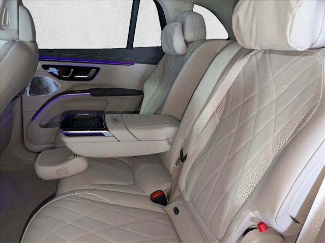 New 2026 Mercedes-Benz EQS 550 4MATIC SUV image 17