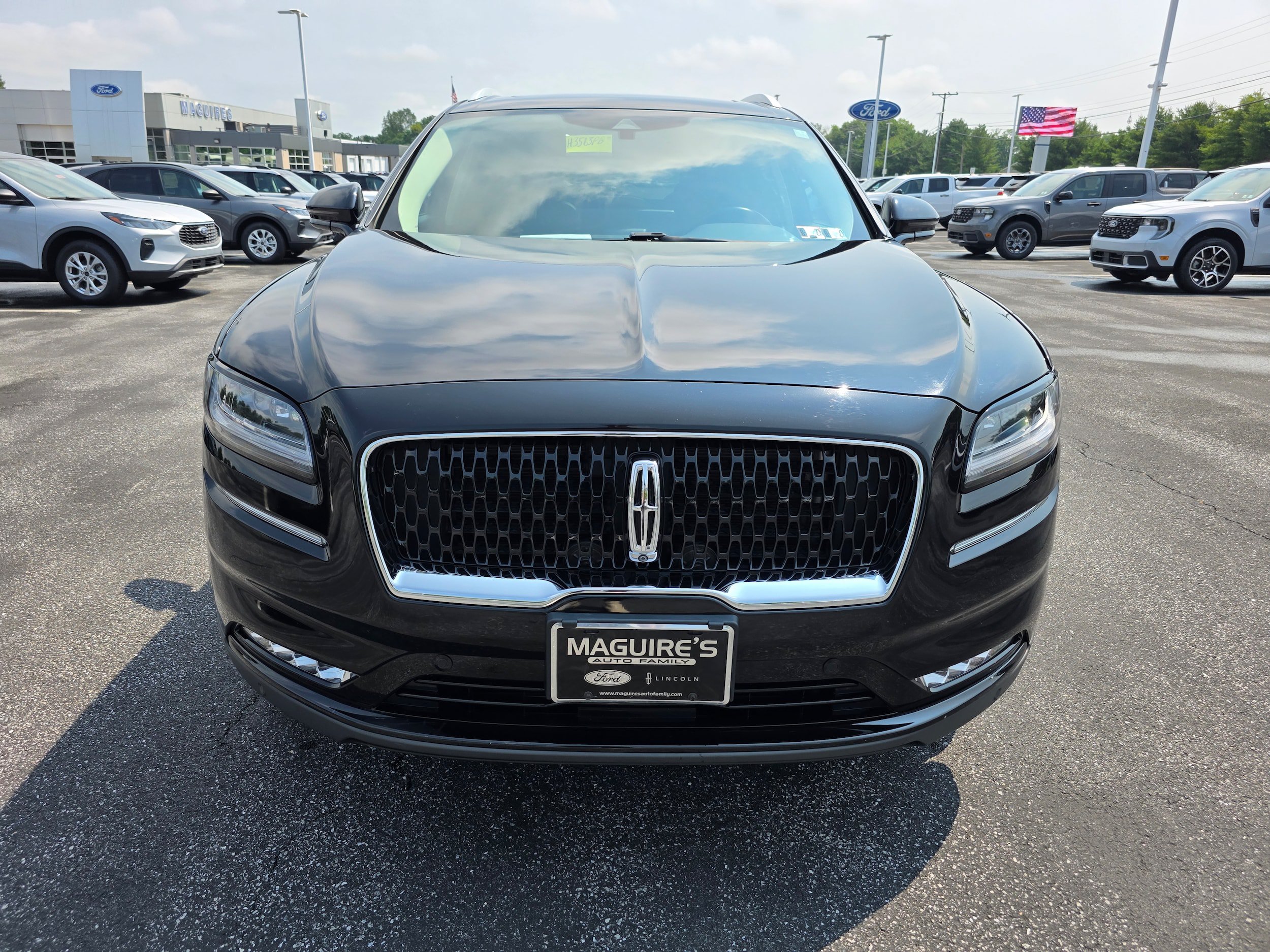 Used 2022 Lincoln Nautilus Reserve w/ Equipment Group 202A AWD/4WD image 8
