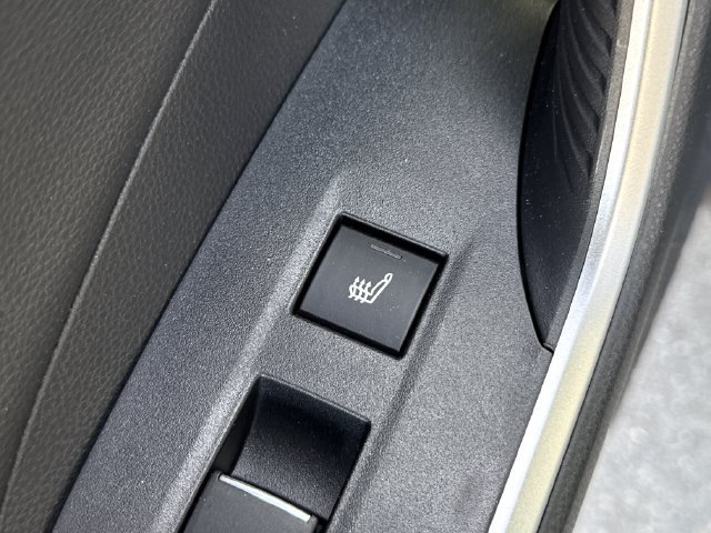 Used 2021 Toyota RAV4 Limited AWD/4WD image 25