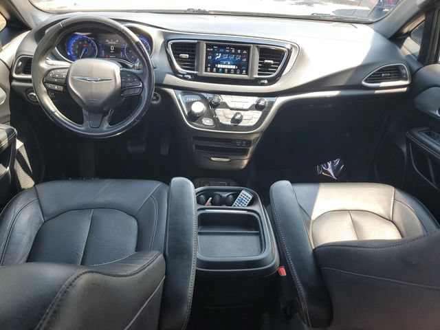 Certified 2020 Chrysler Pacifica Touring-L w/ S Appearance Package FWD image 16
