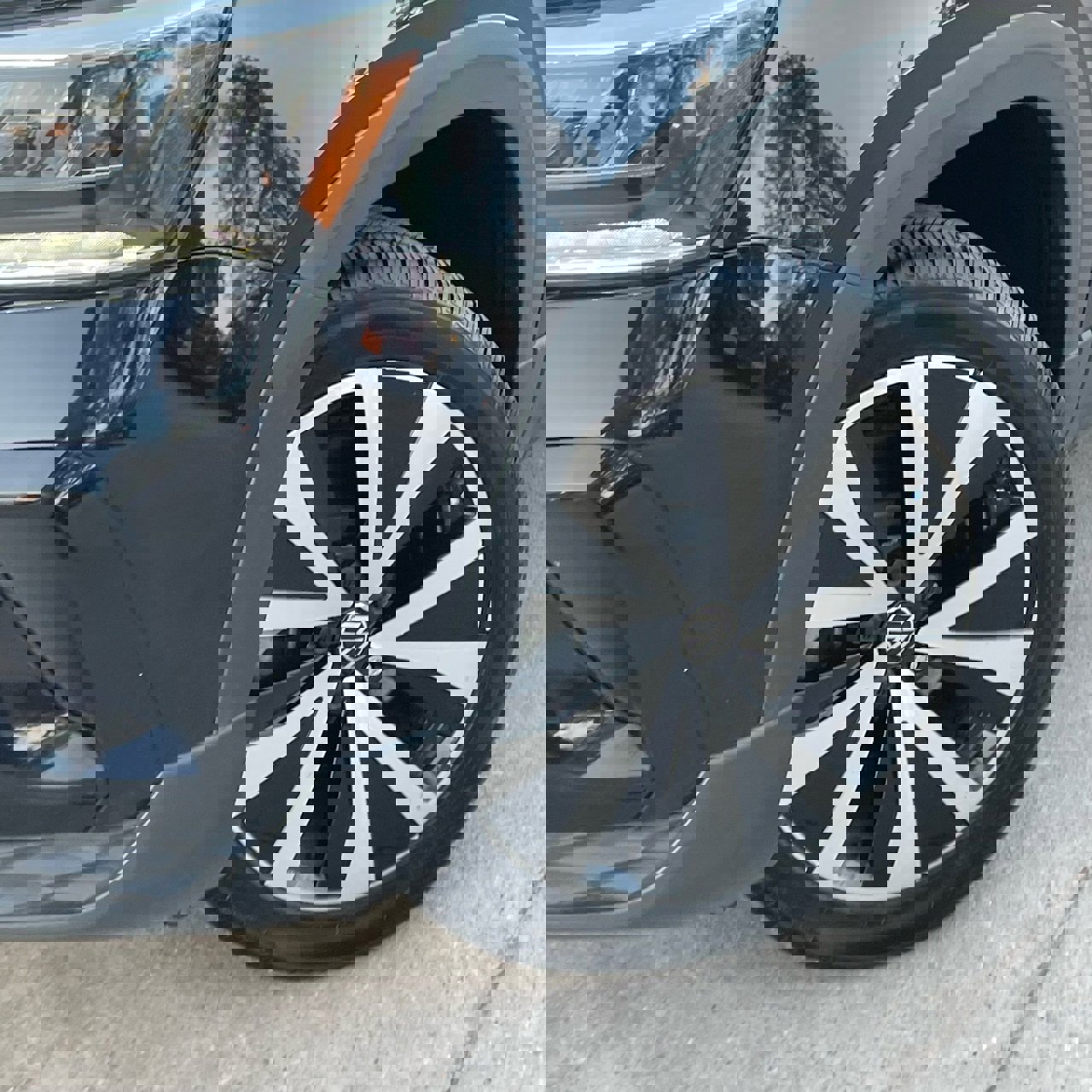 Used 2024 Volkswagen Taos SE image 8