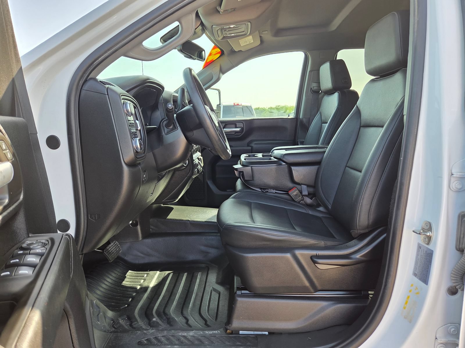 Used 2024 GMC Sierra 3500 Pro AWD/4WD image 16