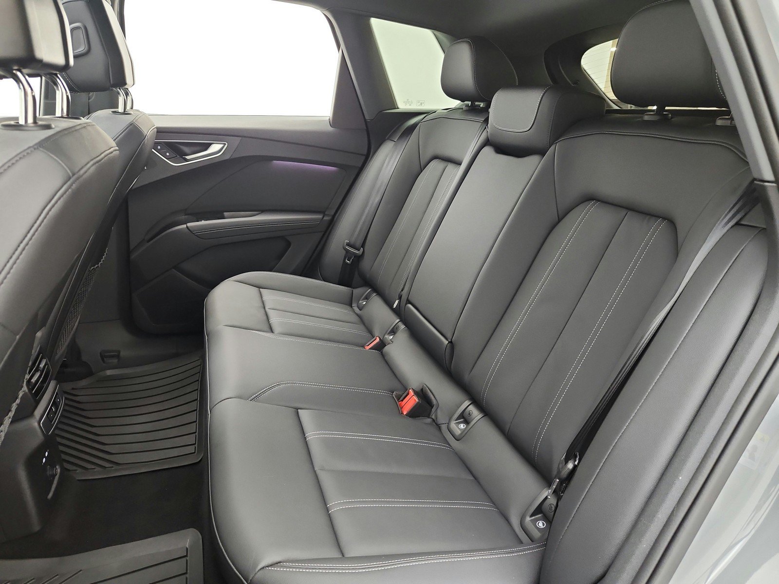 Used 2025 Audi Q4 e-tron Premium Plus w/ Premium Plus RWD image 14