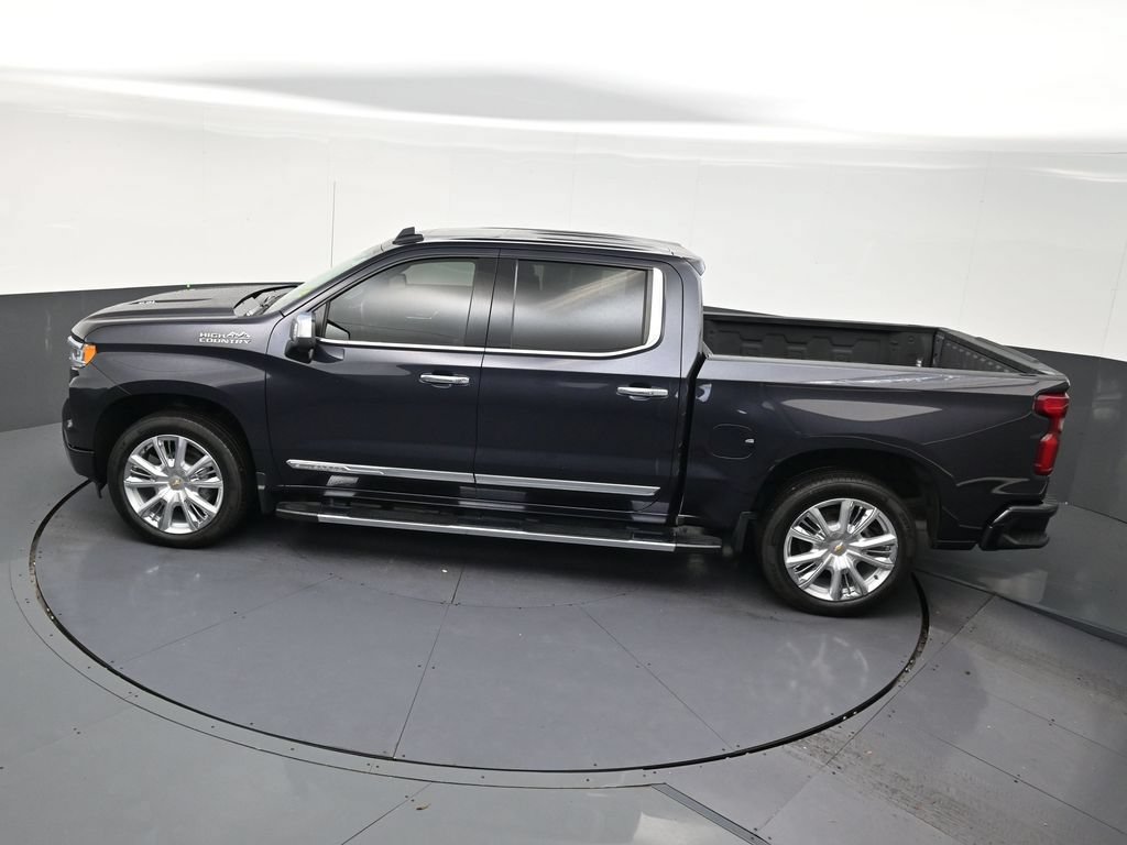 Used 2024 Chevrolet Silverado 1500 High Country w/ High Country Premium Package AWD/4WD image 14