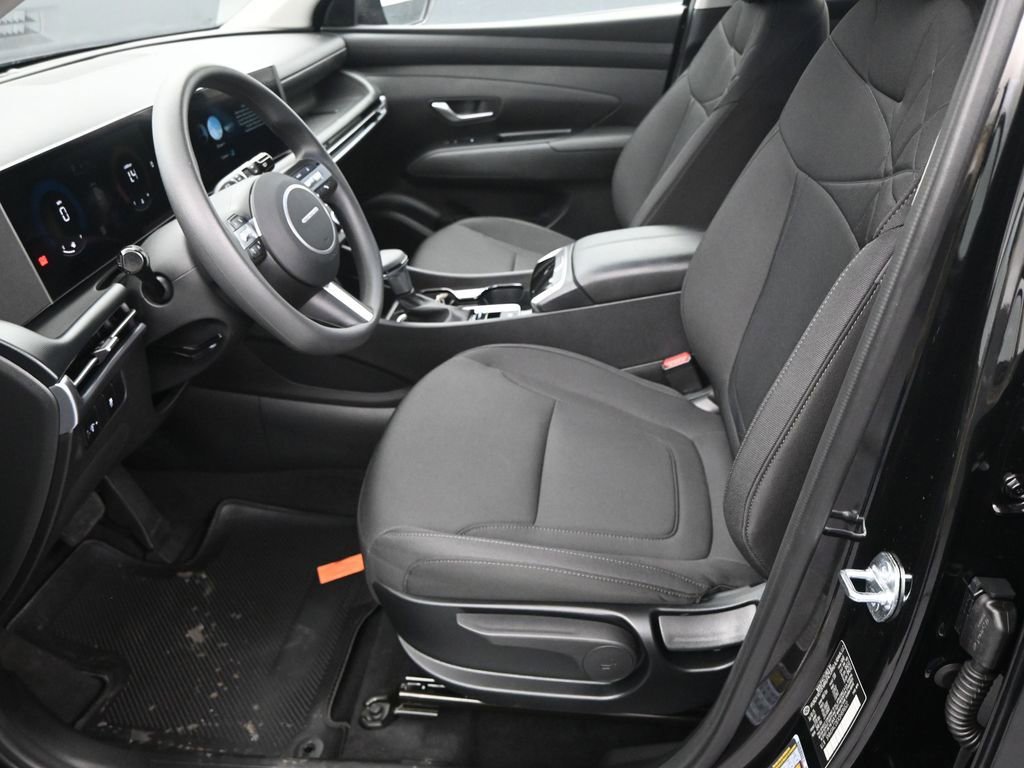 Used 2025 Hyundai Tucson SE AWD/4WD image 9