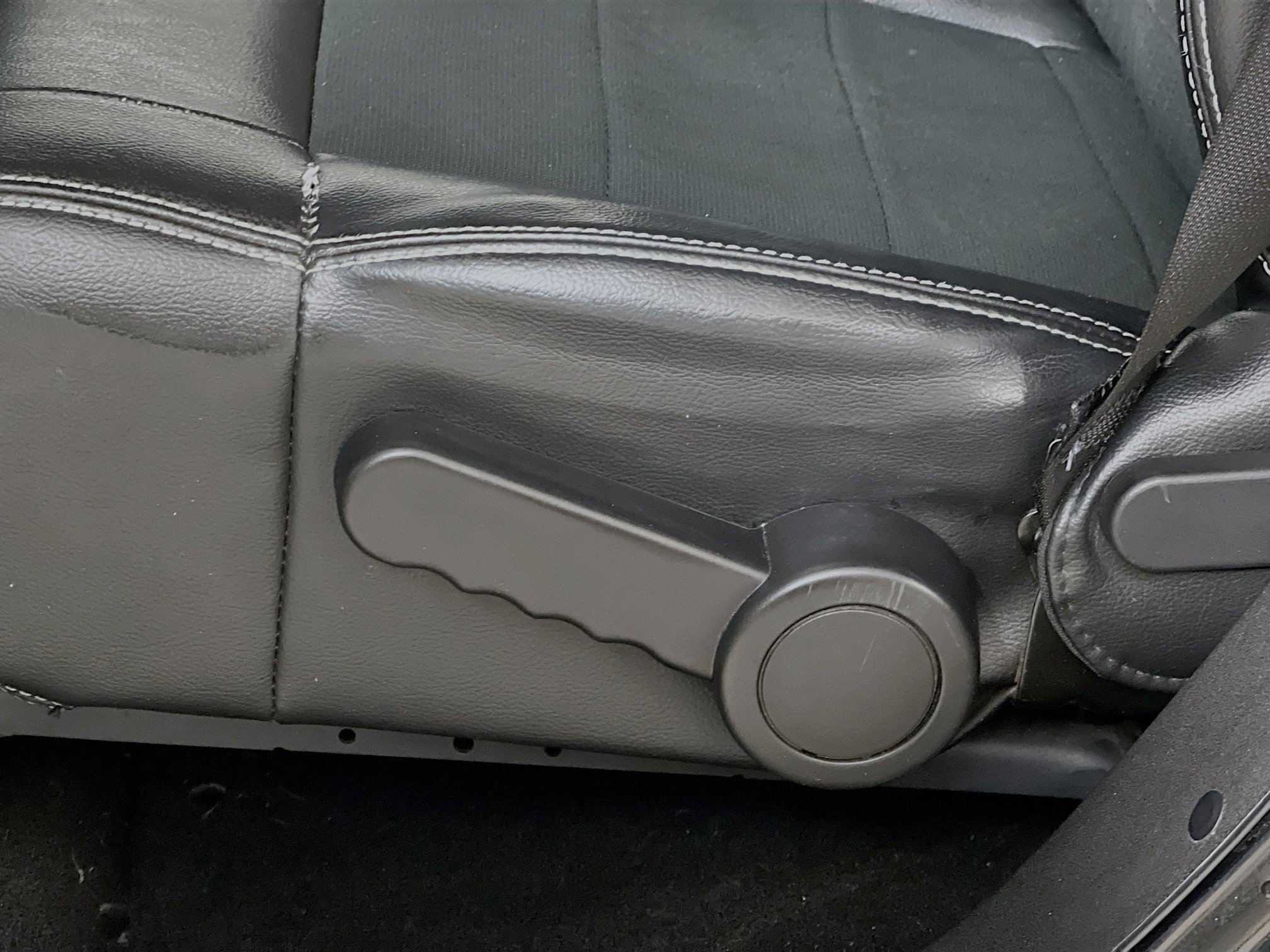 Used 2012 Jeep Wrangler Unlimited Rubicon image 16