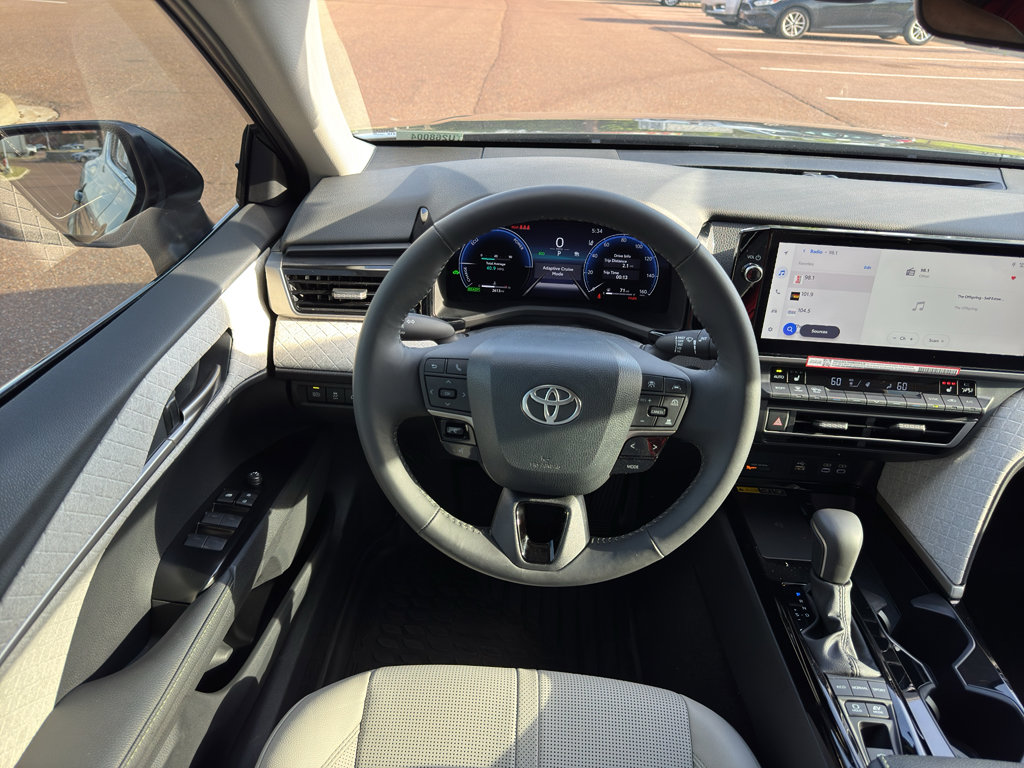 Used 2026 Toyota Camry XLE image 17