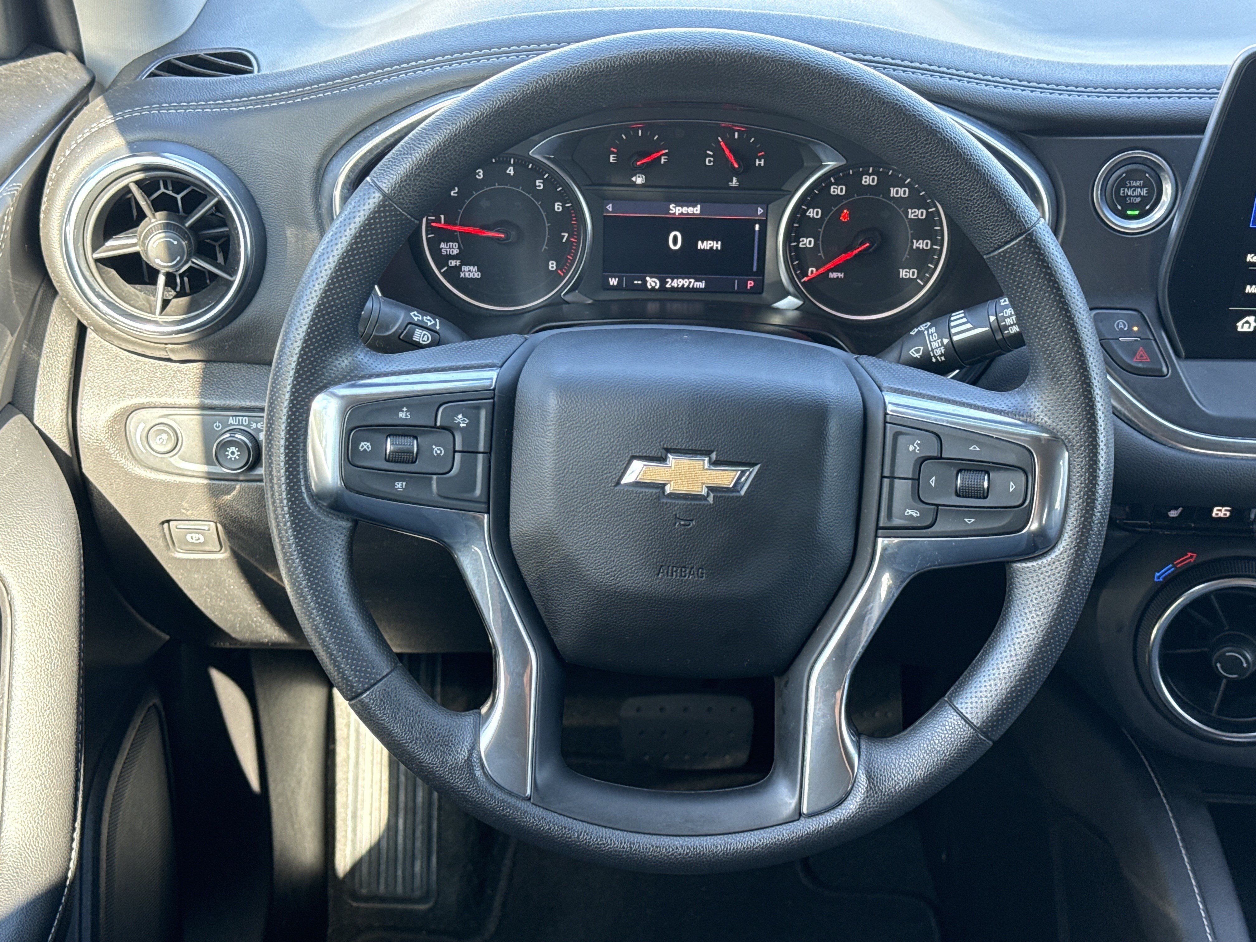 Used 2025 Chevrolet Blazer LT FWD image 18