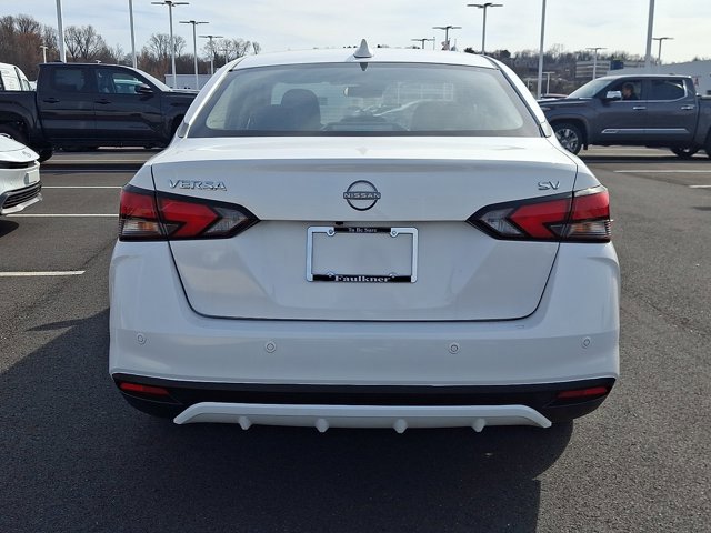Used 2023 Nissan Versa SV image 5