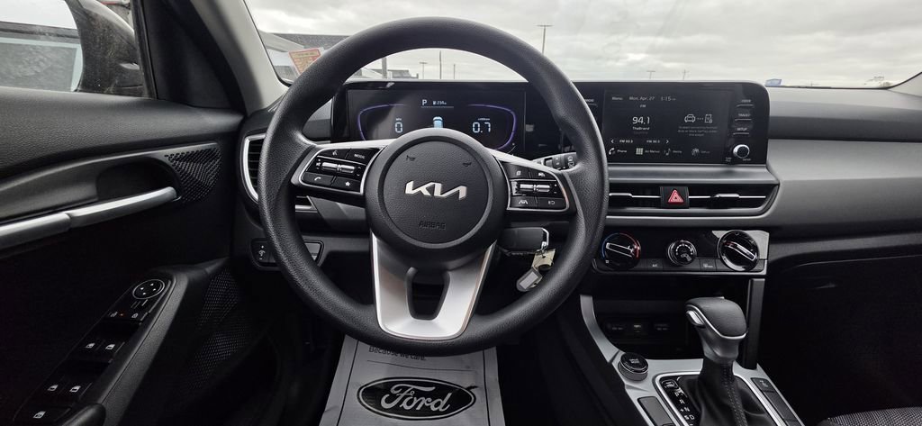 Used 2026 Kia Seltos LX AWD/4WD image 14