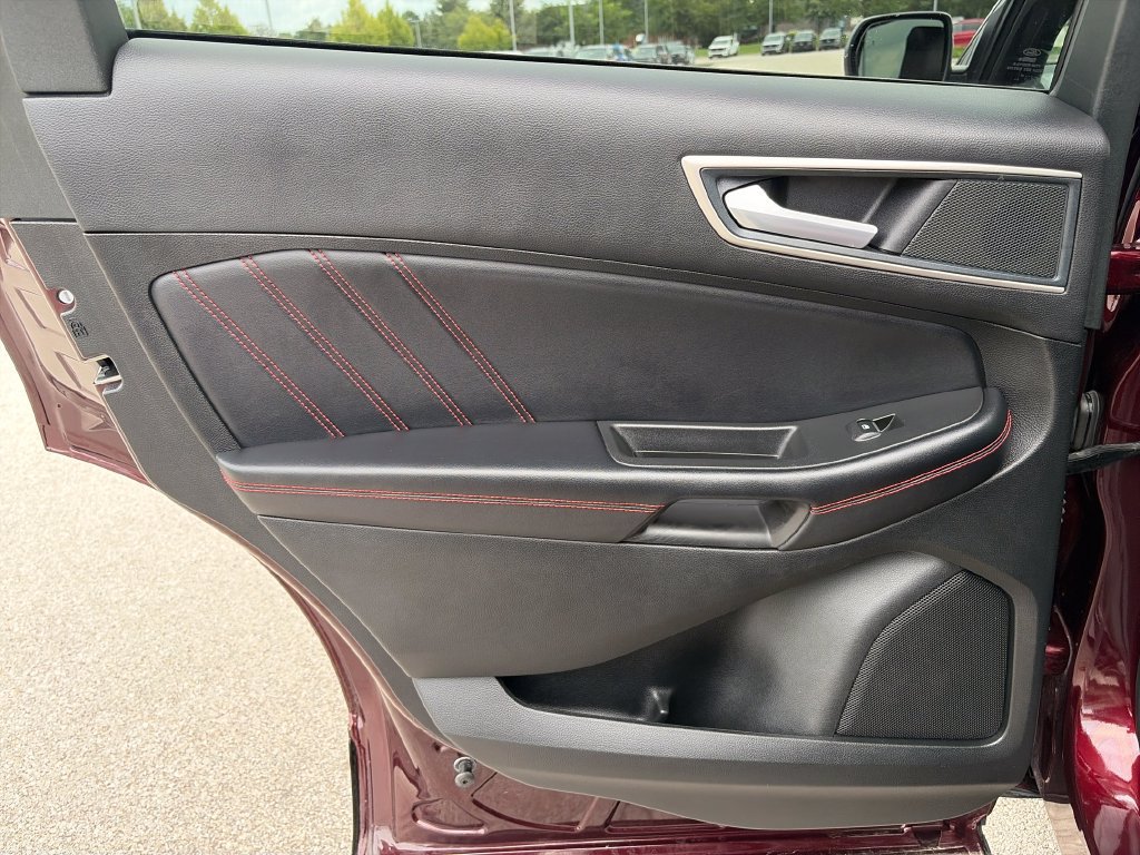 Used 2024 Ford Edge ST-Line AWD/4WD image 26