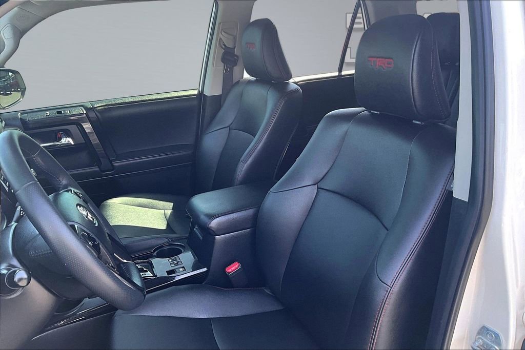 Used 2020 Toyota 4Runner Venture w/ Moonroof Package AWD/4WD image 24