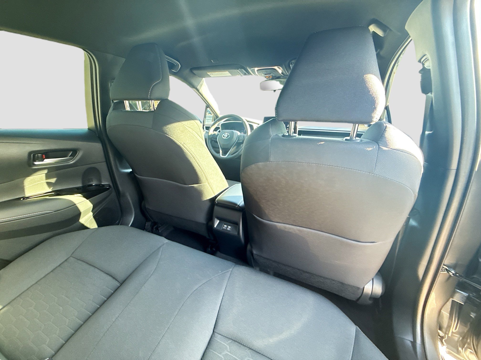 Used 2025 Toyota Corolla SE image 28