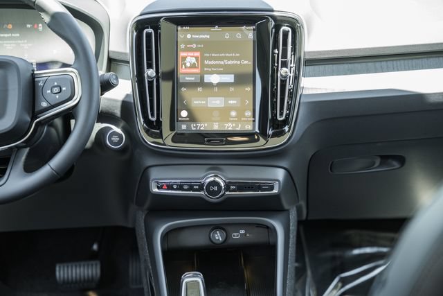 New 2026 Volvo XC40 B5 Plus w/ Climate Package AWD/4WD image 22