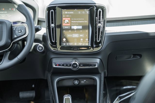 New 2026 Volvo XC40 B5 Plus w/ Climate Package AWD/4WD image 22