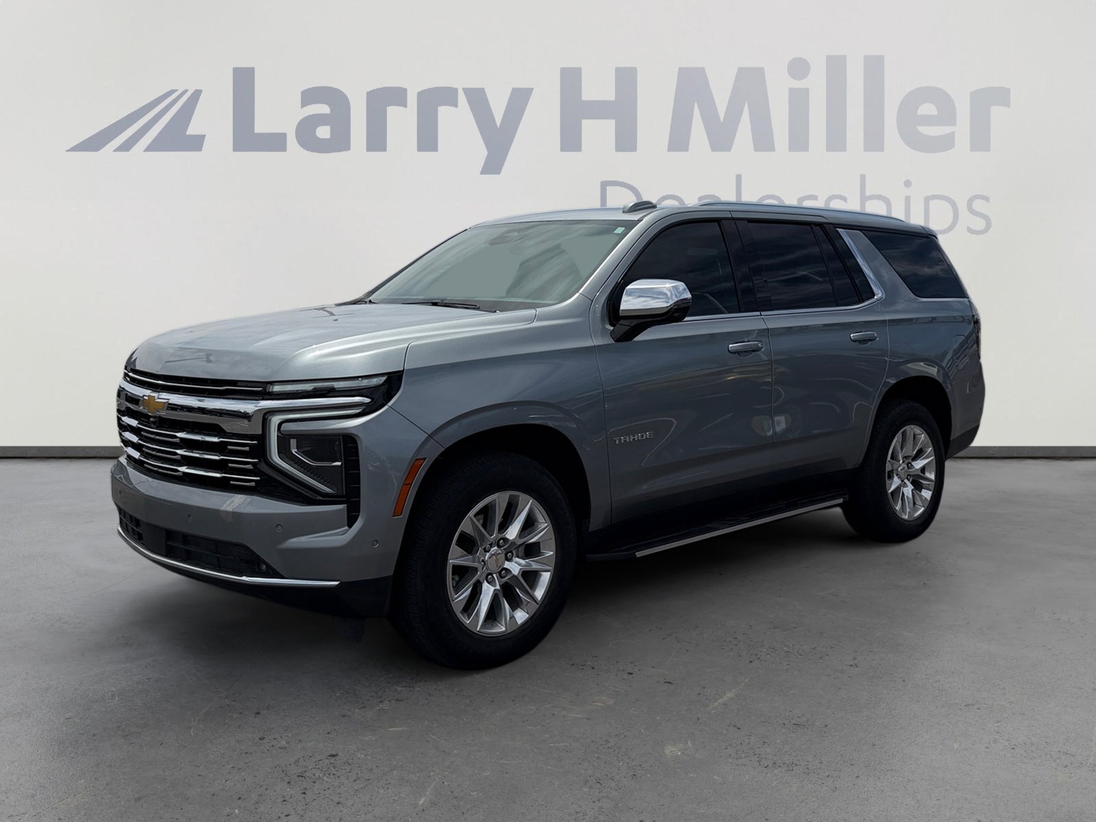 Used 2025 Chevrolet Tahoe Premier AWD/4WD image 1