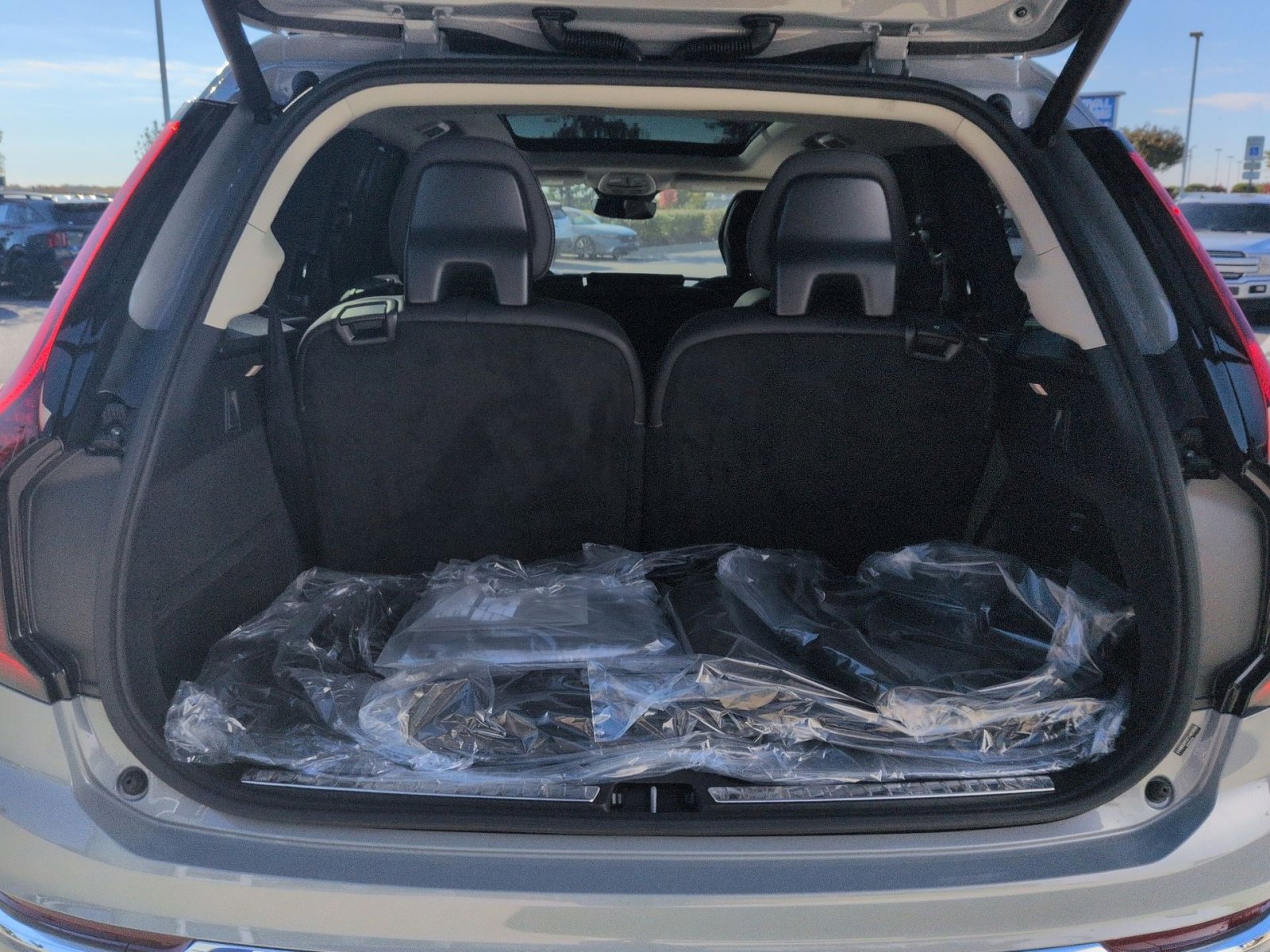 New 2026 Volvo XC90 B6 Ultra w/ Protection Package image 26