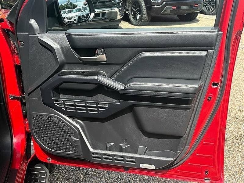 Used 2025 Toyota 4Runner Limited AWD/4WD image 44