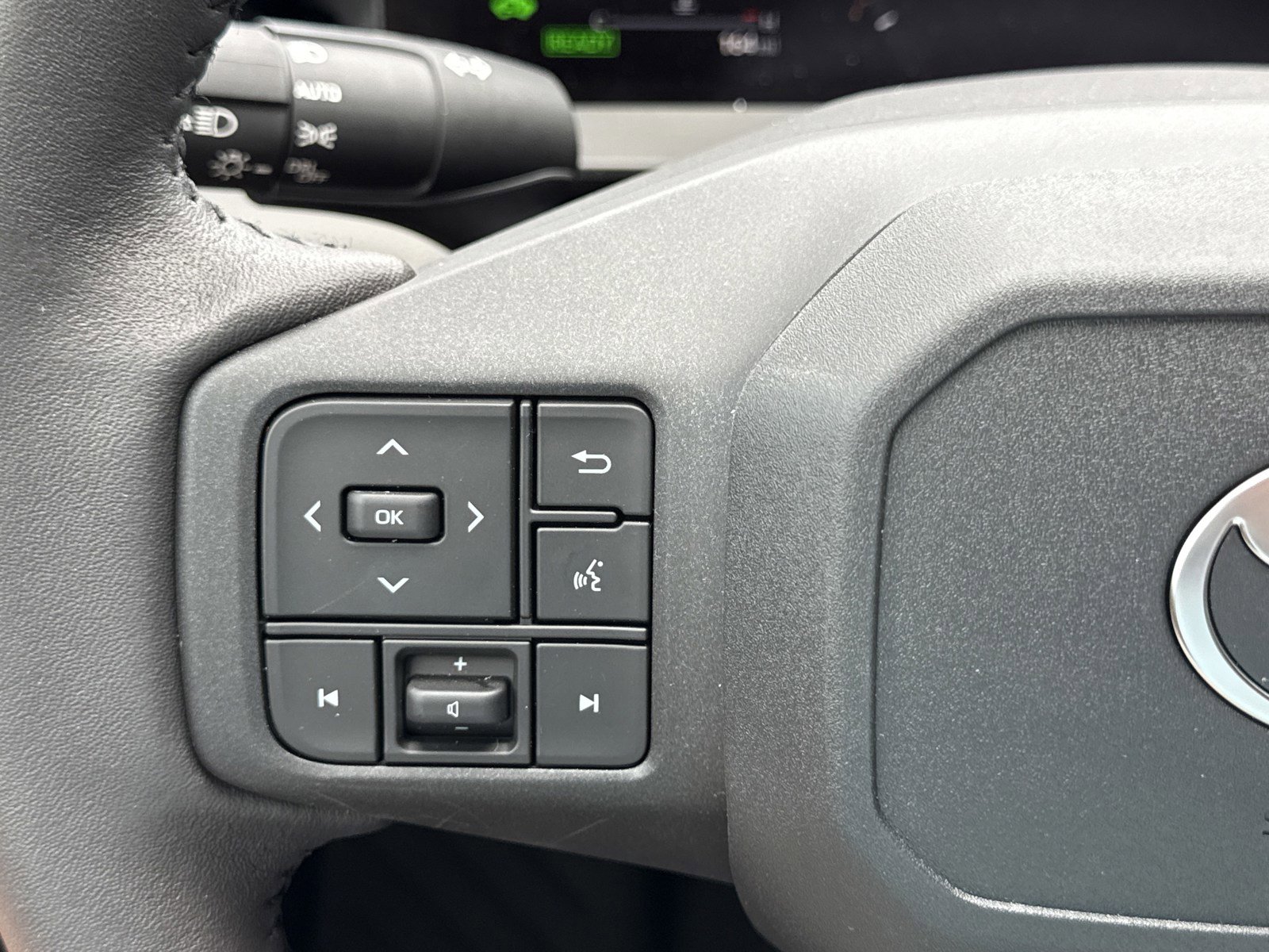 Used 2026 Toyota RAV4 SE w/ Weather Package FWD image 20