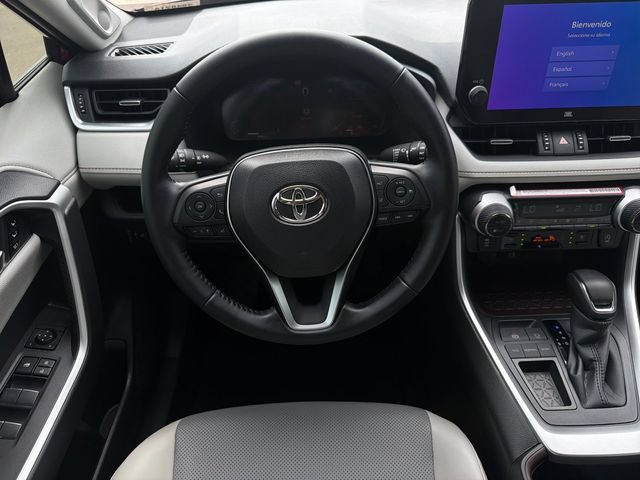 Used 2025 Toyota RAV4 Limited FWD image 15