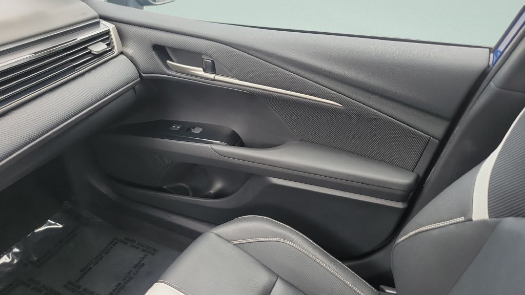 Used 2025 Toyota Camry SE FWD image 16