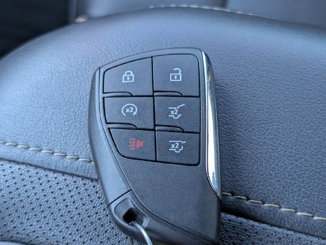 Used 2023 GMC Yukon XL SLT RWD image 32