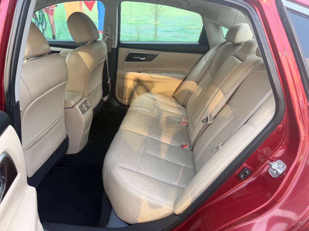Used 2015 Nissan Altima 2.5 SL w/ Technology Package FWD image 13