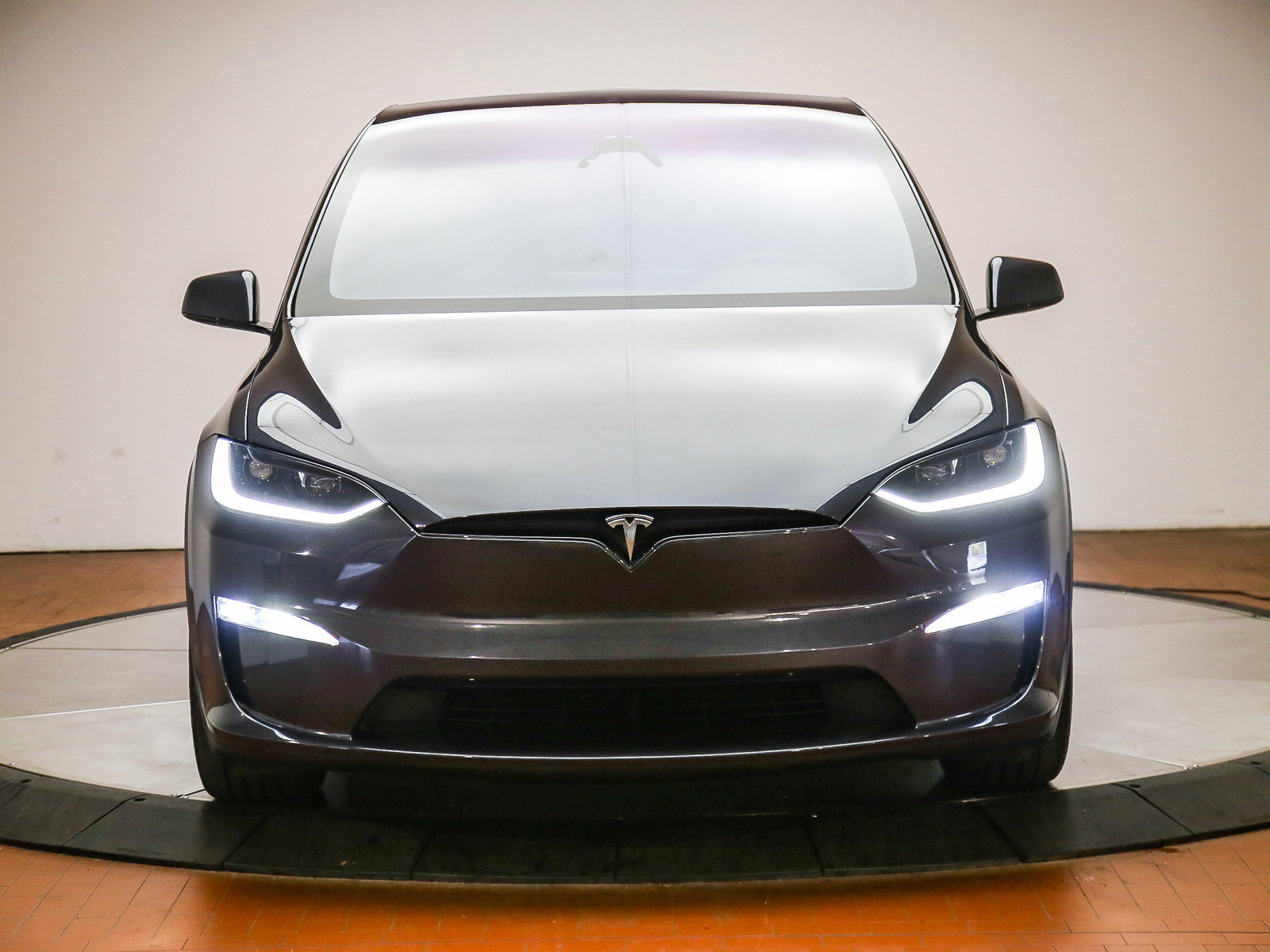 Used 2024 Tesla Model X AWD/4WD image 2