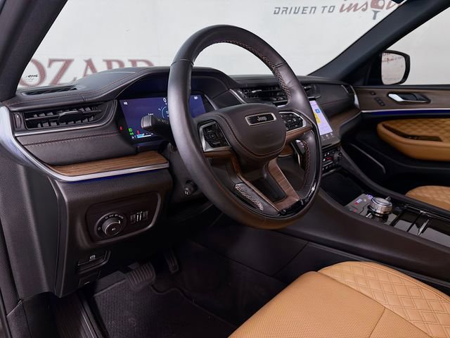 Used 2022 Jeep Grand Cherokee L Summit w/ Luxury Tech Group V image 11