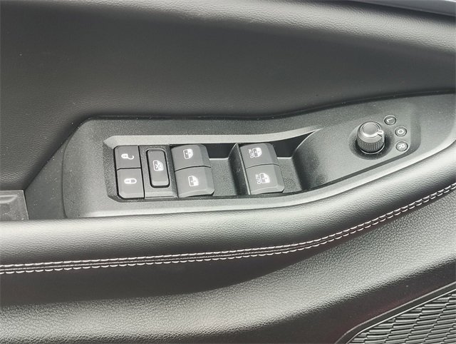 New 2025 Jeep Grand Cherokee Altitude image 14