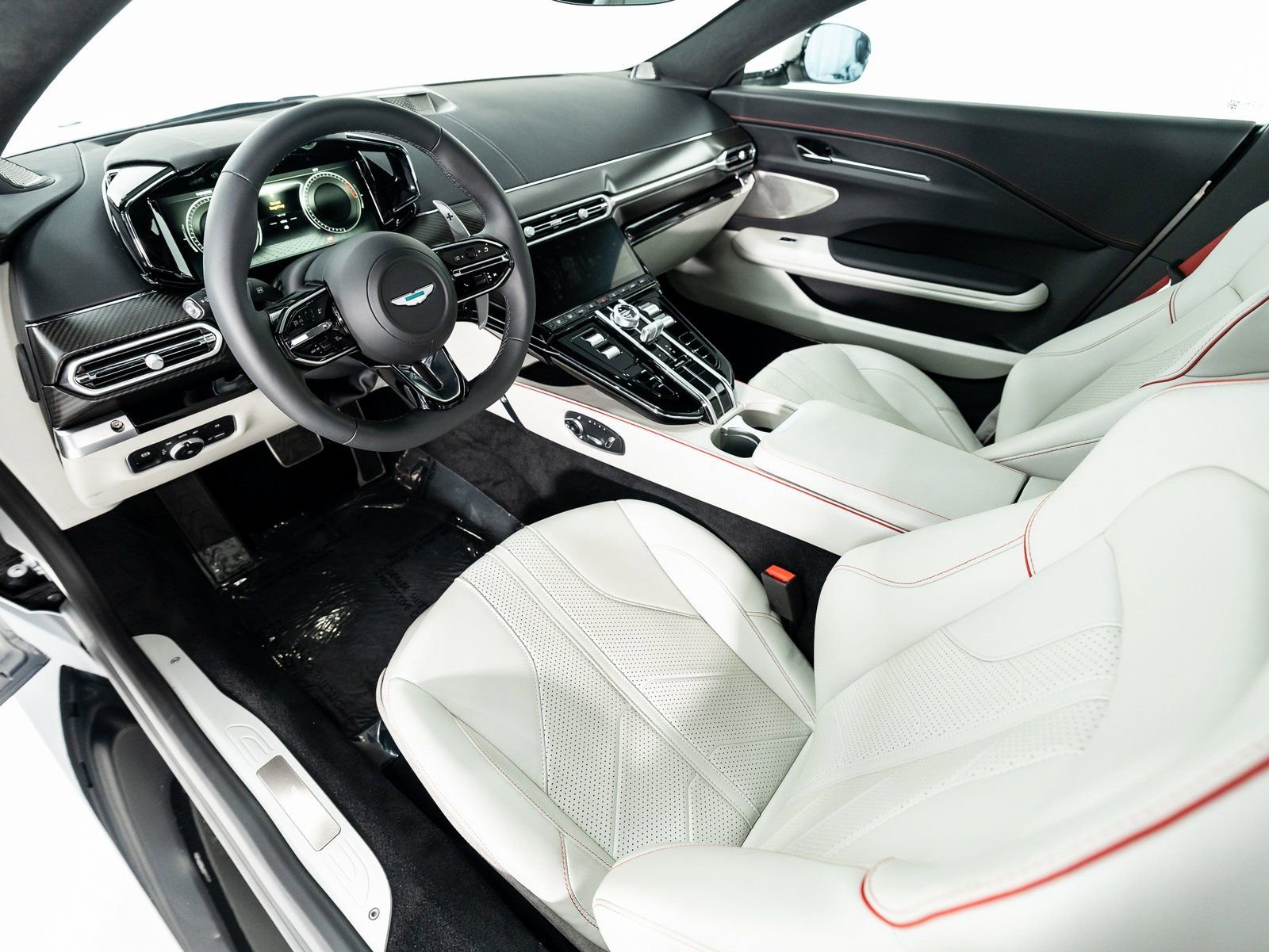 Used 2025 Aston Martin V8 Vantage Coupe RWD image 15