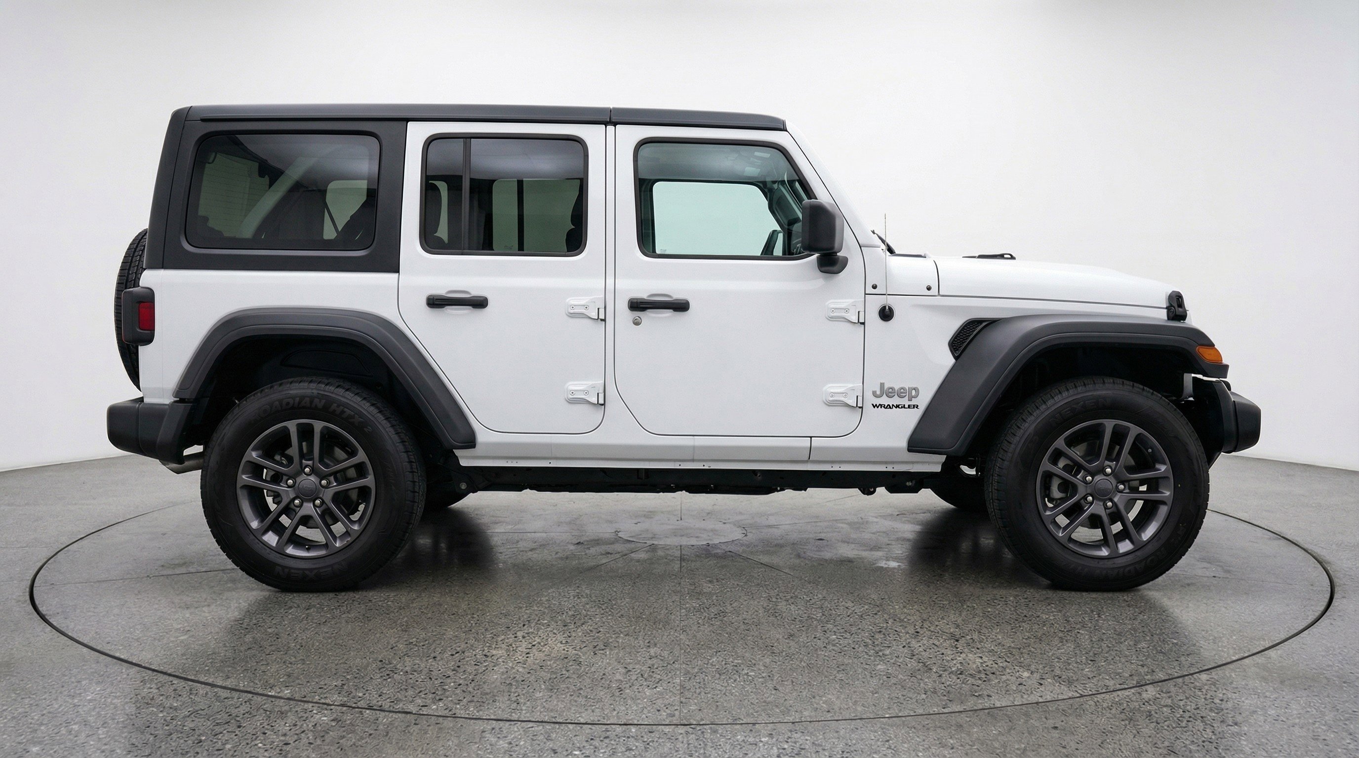 Used 2025 Jeep Wrangler Sport S image 11
