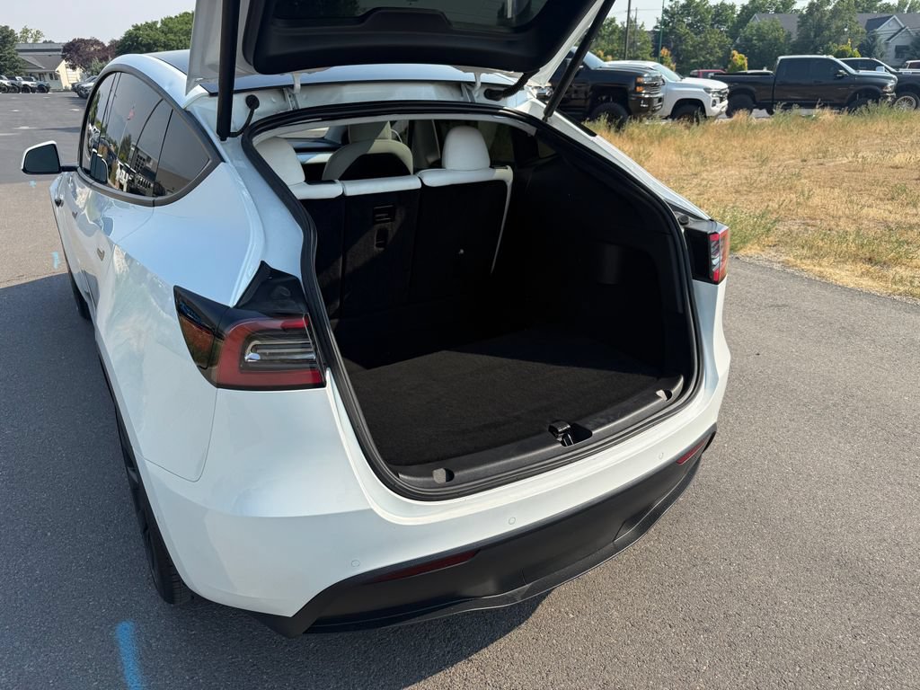 Used 2022 Tesla Model Y Long Range AWD/4WD image 13