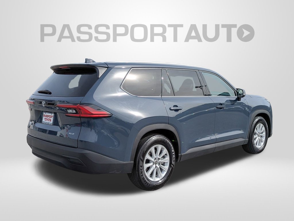 Used 2025 Toyota Grand Highlander AWD image 8