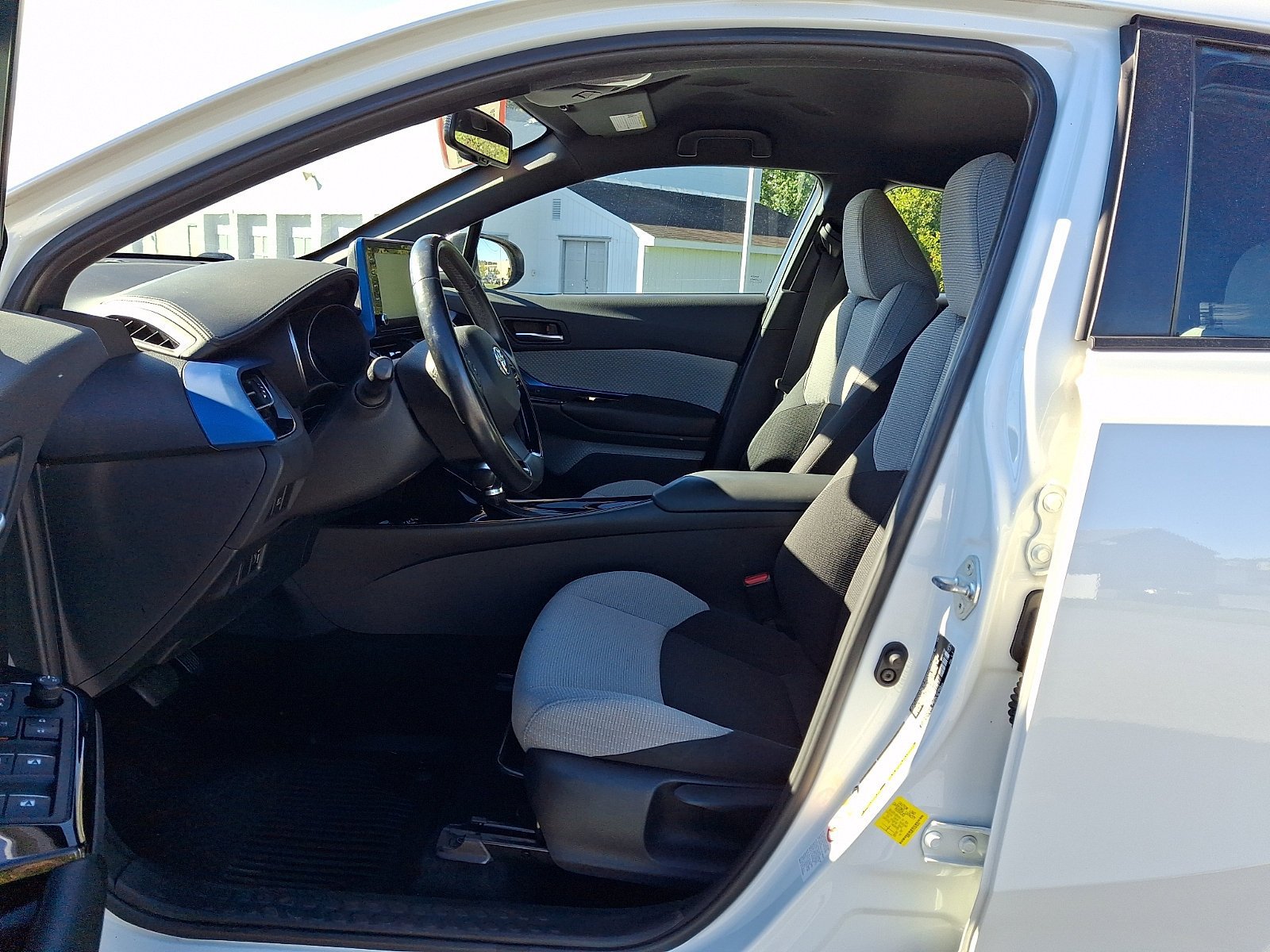 Used 2019 Toyota C-HR XLE FWD image 14