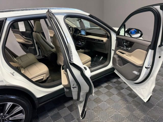 Used 2022 Lincoln Corsair Reserve w/ Equipment Group 201A AWD/4WD image 22