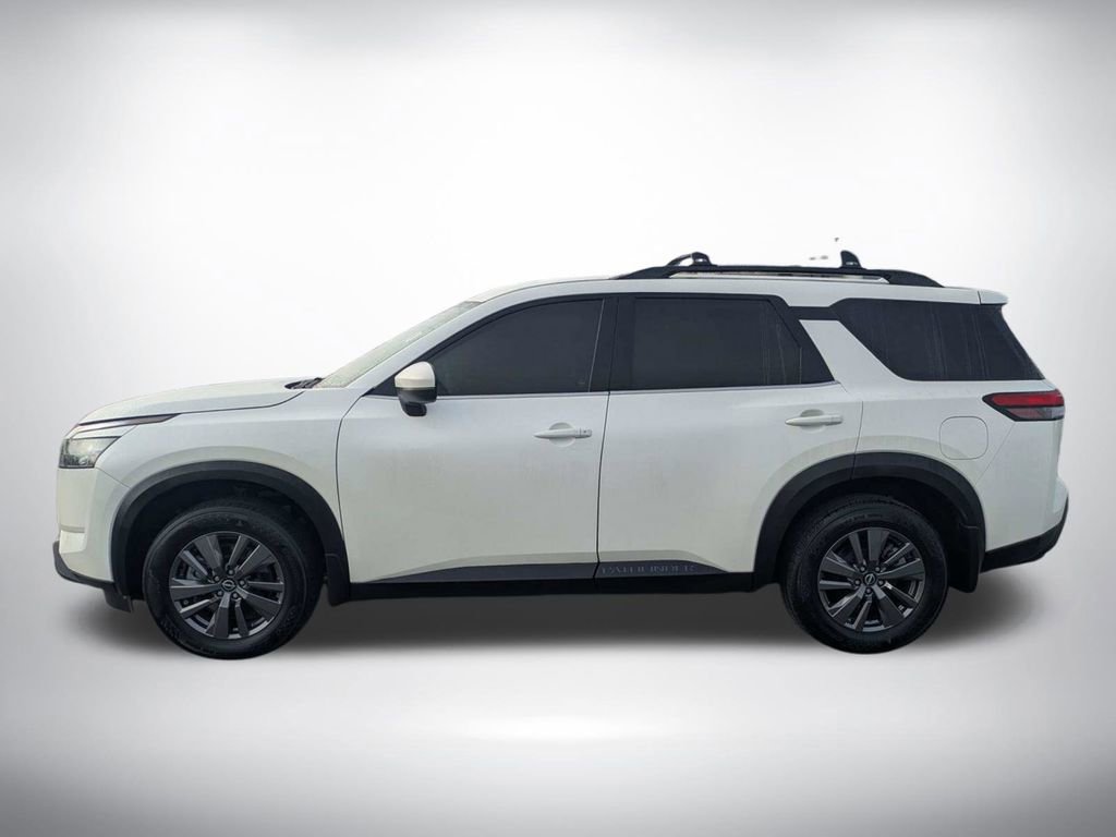 Used 2024 Nissan Pathfinder SV image 6