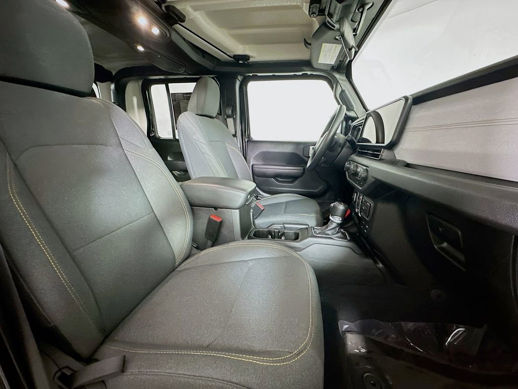 Used 2024 Jeep Gladiator Sport image 12