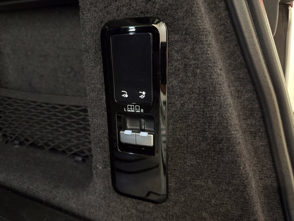 Used 2024 Land Rover Range Rover Sport SE AWD/4WD image 34