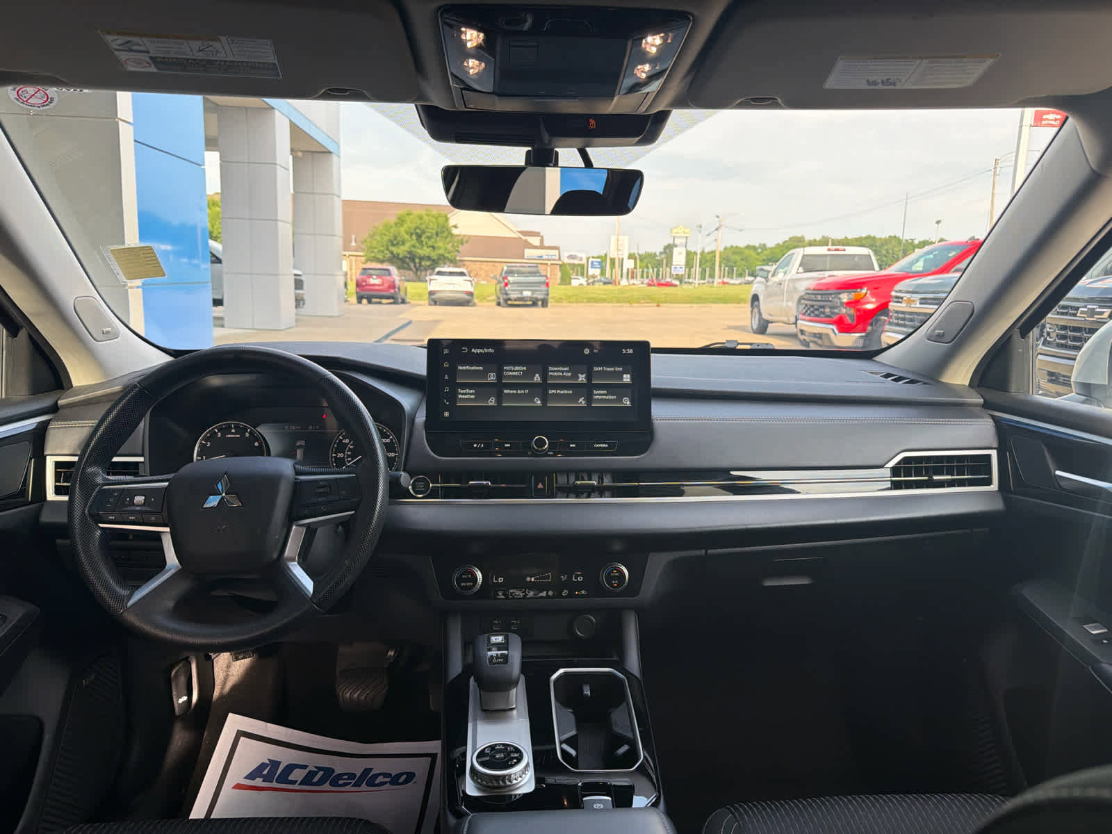 Used 2025 Mitsubishi Outlander ES FWD image 25