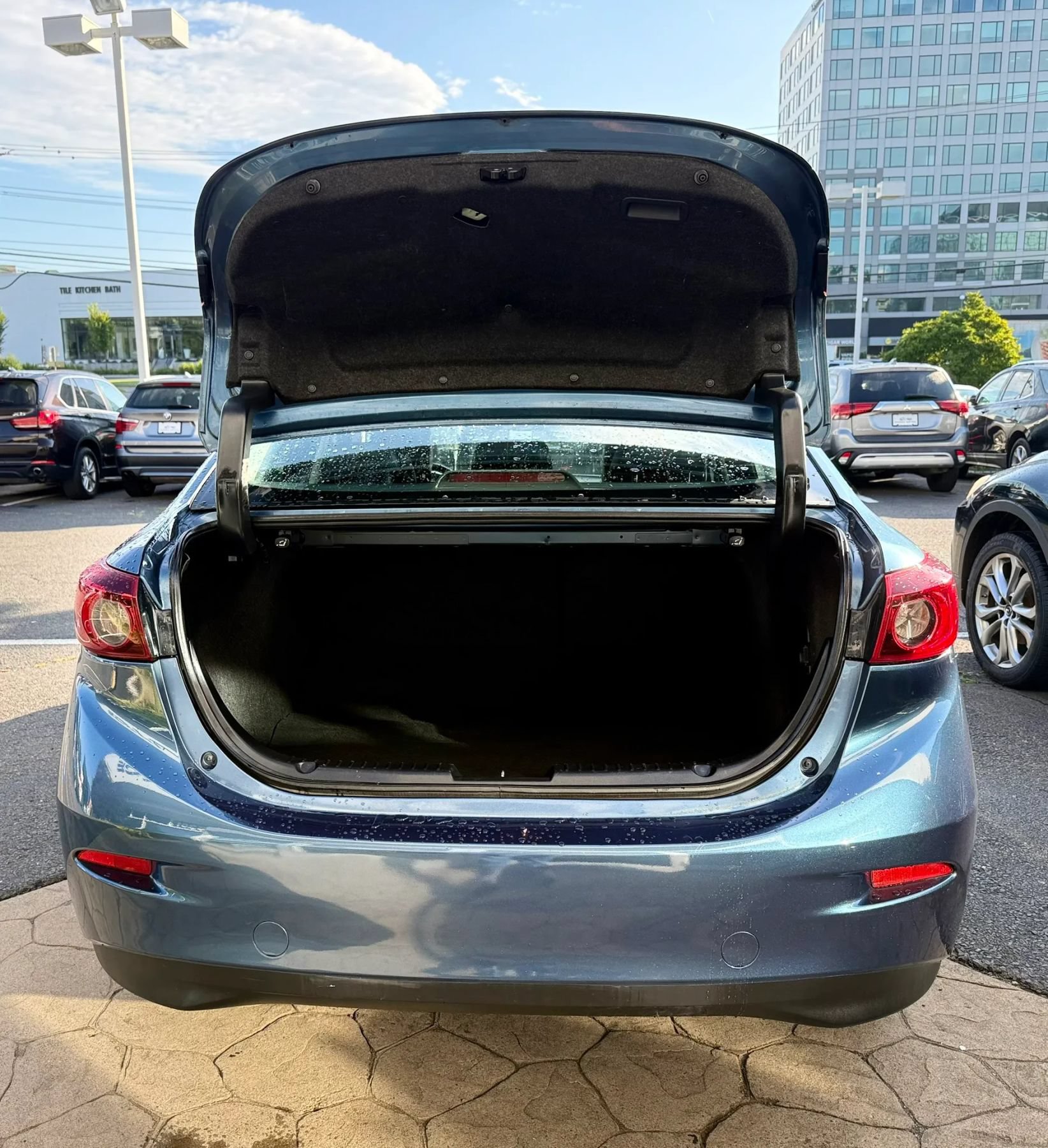 Used 2017 MAZDA MAZDA3 Touring FWD image 37