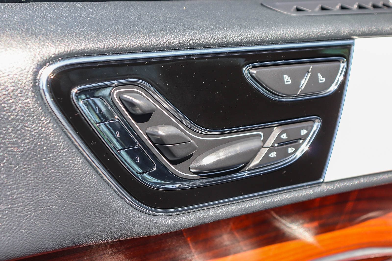 Used 2023 Lincoln Navigator Reserve AWD/4WD image 23