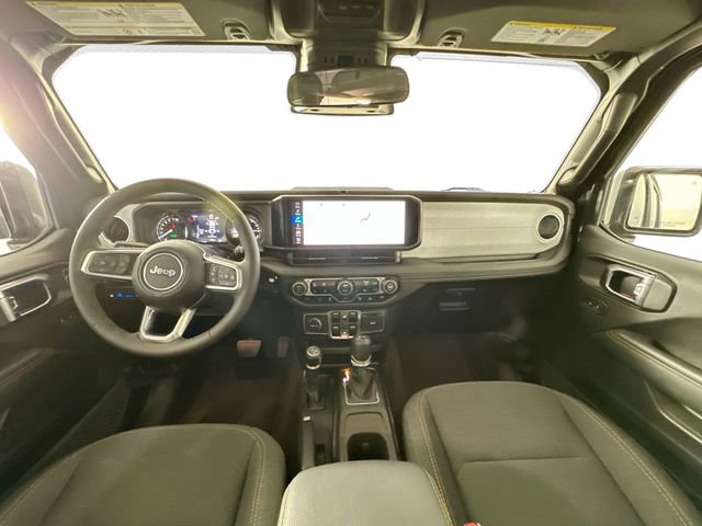 Used 2025 Jeep Wrangler Unlimited Sahara w/ Safety Group image 3
