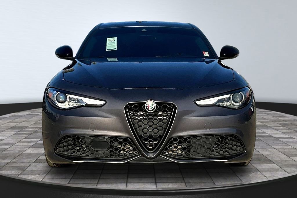 Used 2022 Alfa Romeo Giulia Veloce RWD image 3
