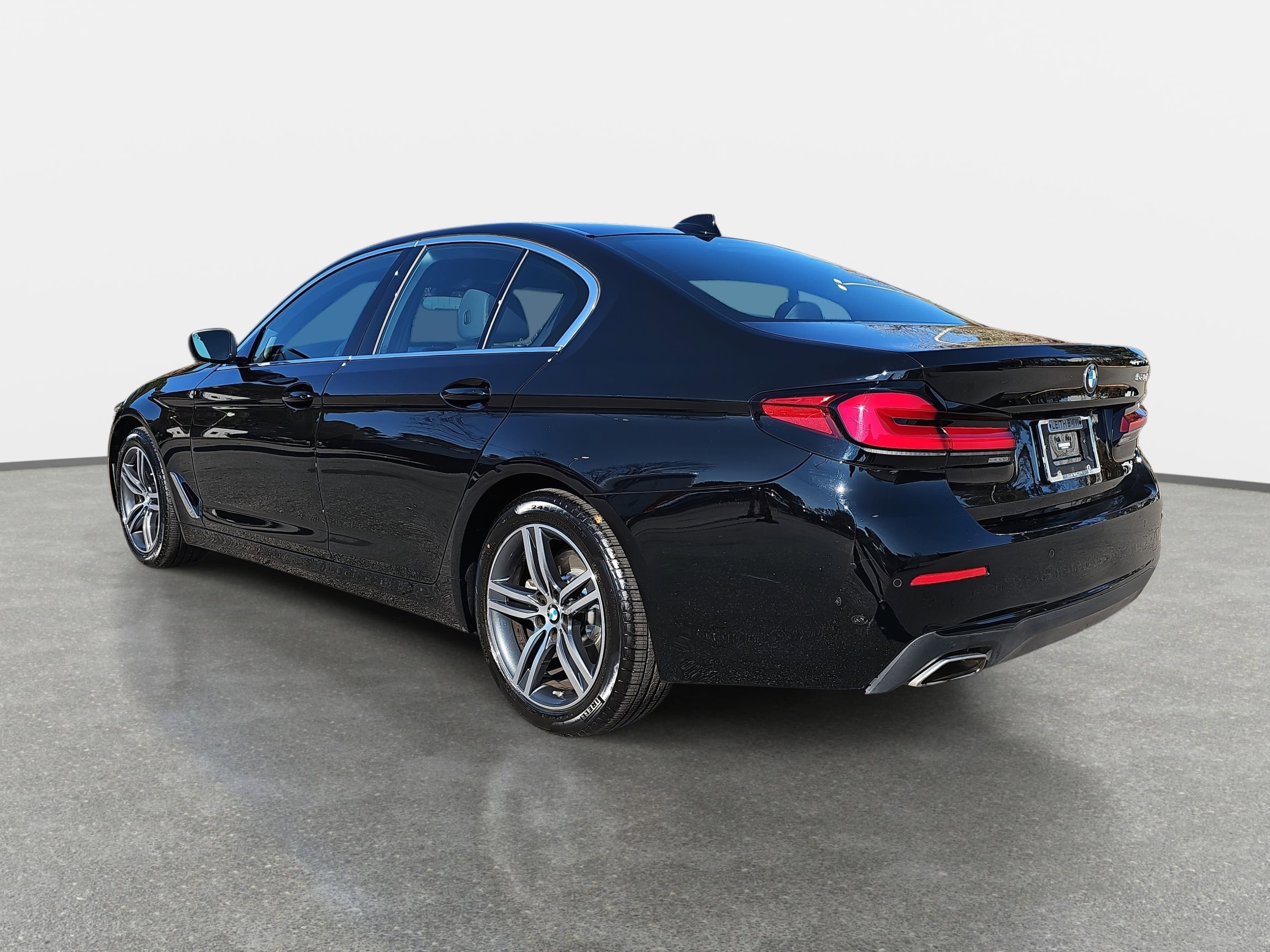 Certified 2023 BMW 530i w/ Premium Package image 7