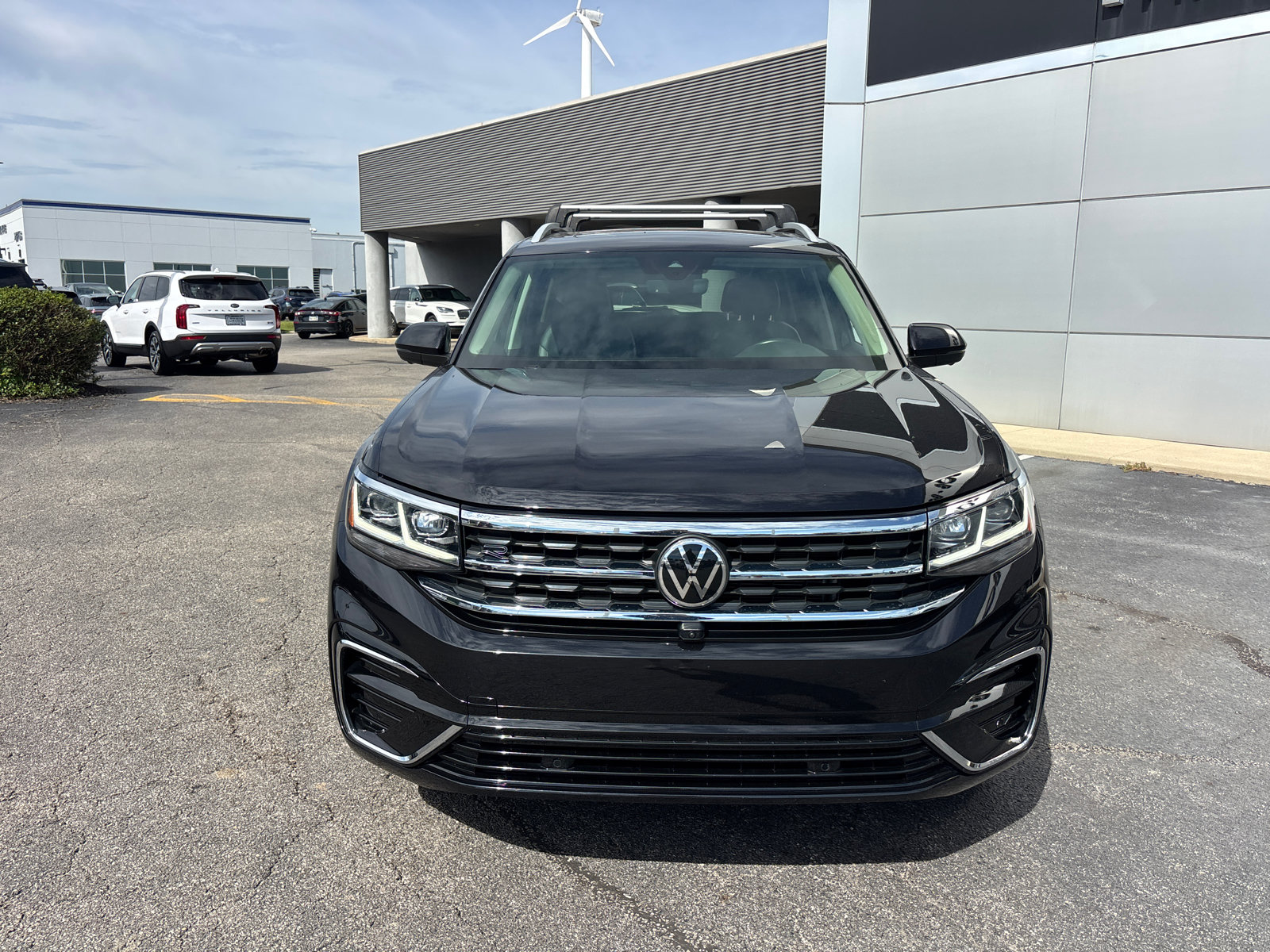 Used 2022 Volkswagen Atlas SEL Premium AWD/4WD image 2