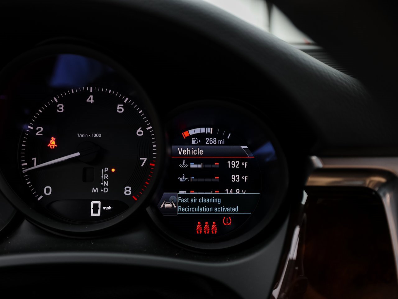 Certified 2023 Porsche Macan image 15