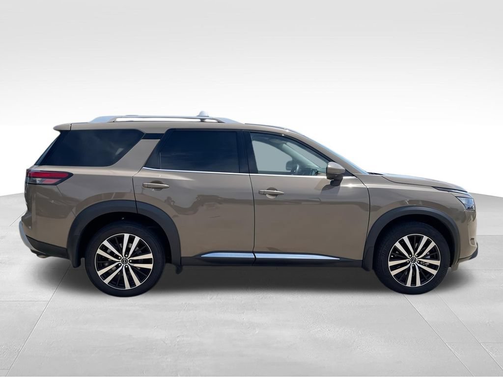 Used 2025 Nissan Pathfinder Platinum w/ Cargo Package AWD/4WD image 9