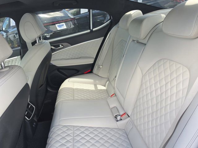 Used 2025 Genesis G70 3.3T Advanced w/ Sport Prestige Package RWD image 12